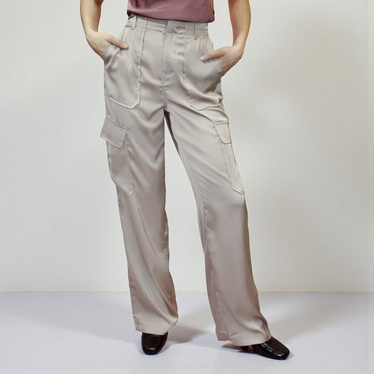 PANTALON TIPO CARGO SATIN